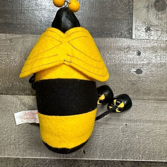 Russ Vintage Be Mine Bumble Bee Black Yellow with Dangle Legs Missing Heart - Picture 12 of 12